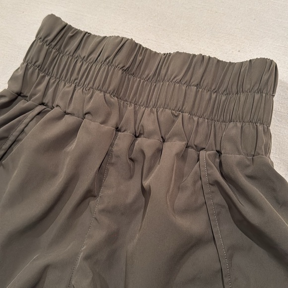 Small high waisted running short - Picture 2 of 4
